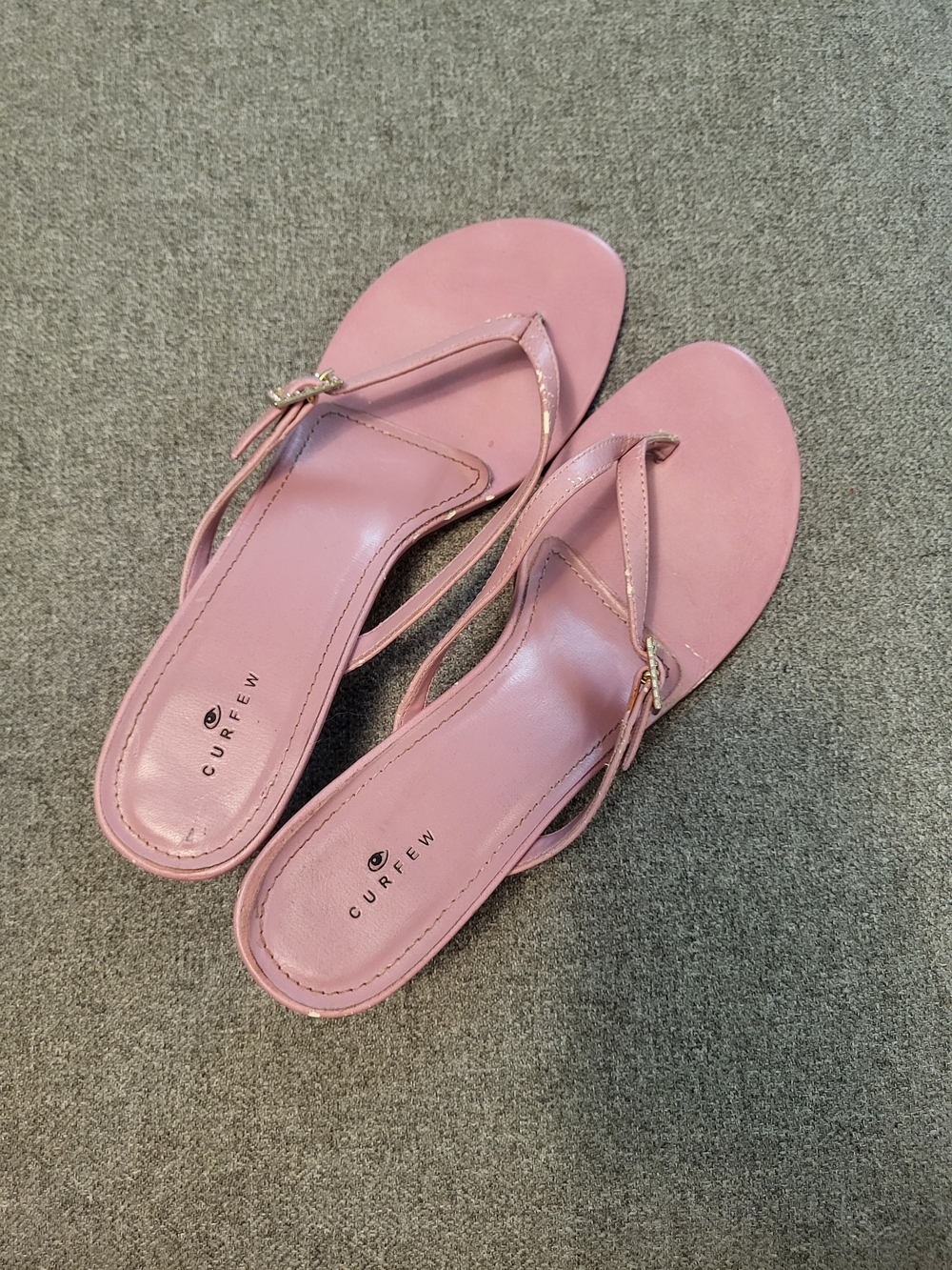 Vintage Curfew Women's Pink Thong Sandals
